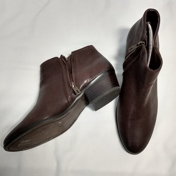 Sam Edelman Petty Chelsea Boot - Picture 3 of 9